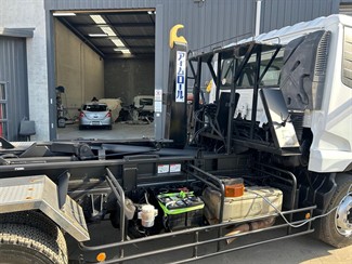 2014 Nissan UD - Thumbnail