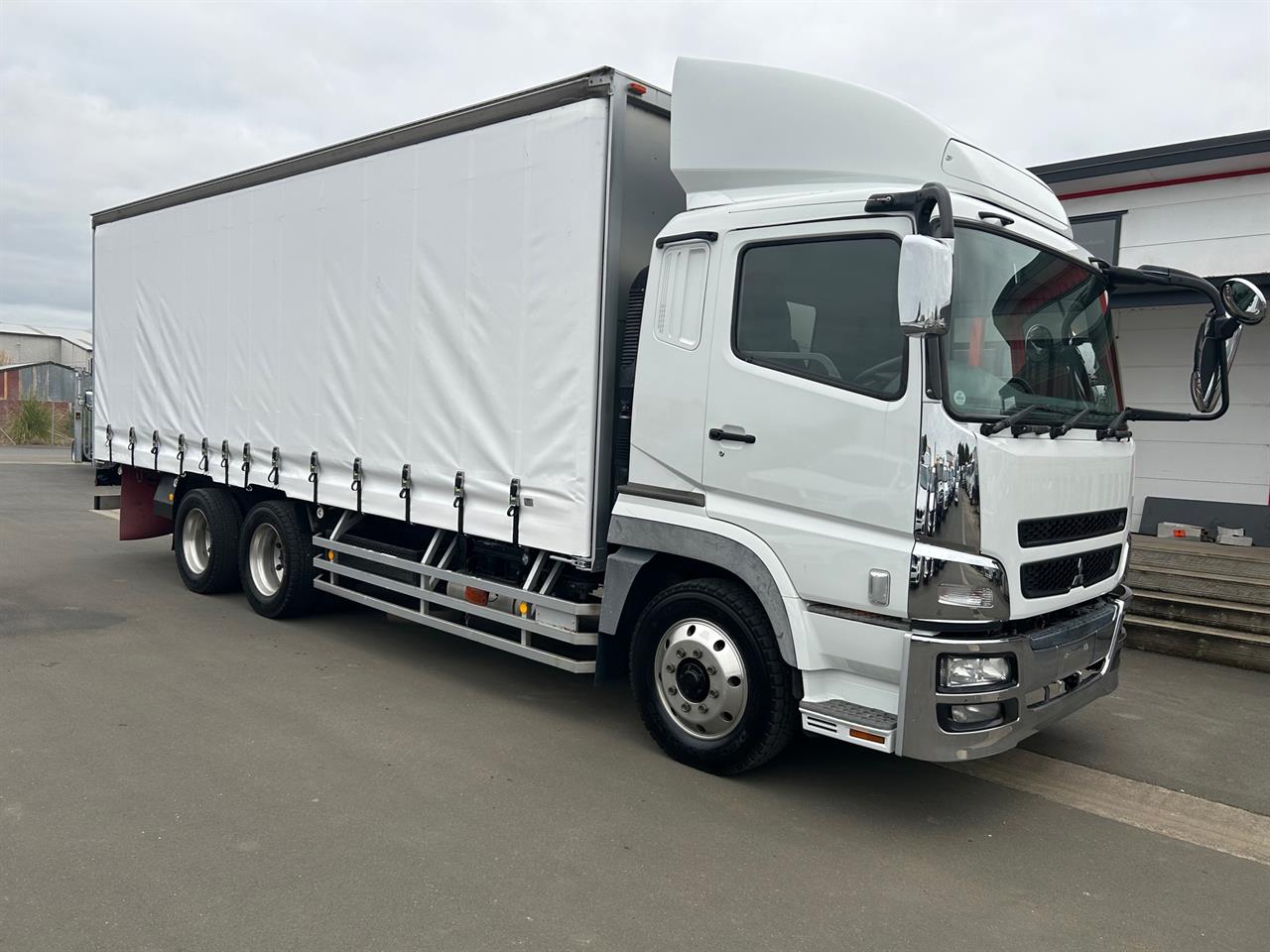 2009 Mitsubishi Fuso