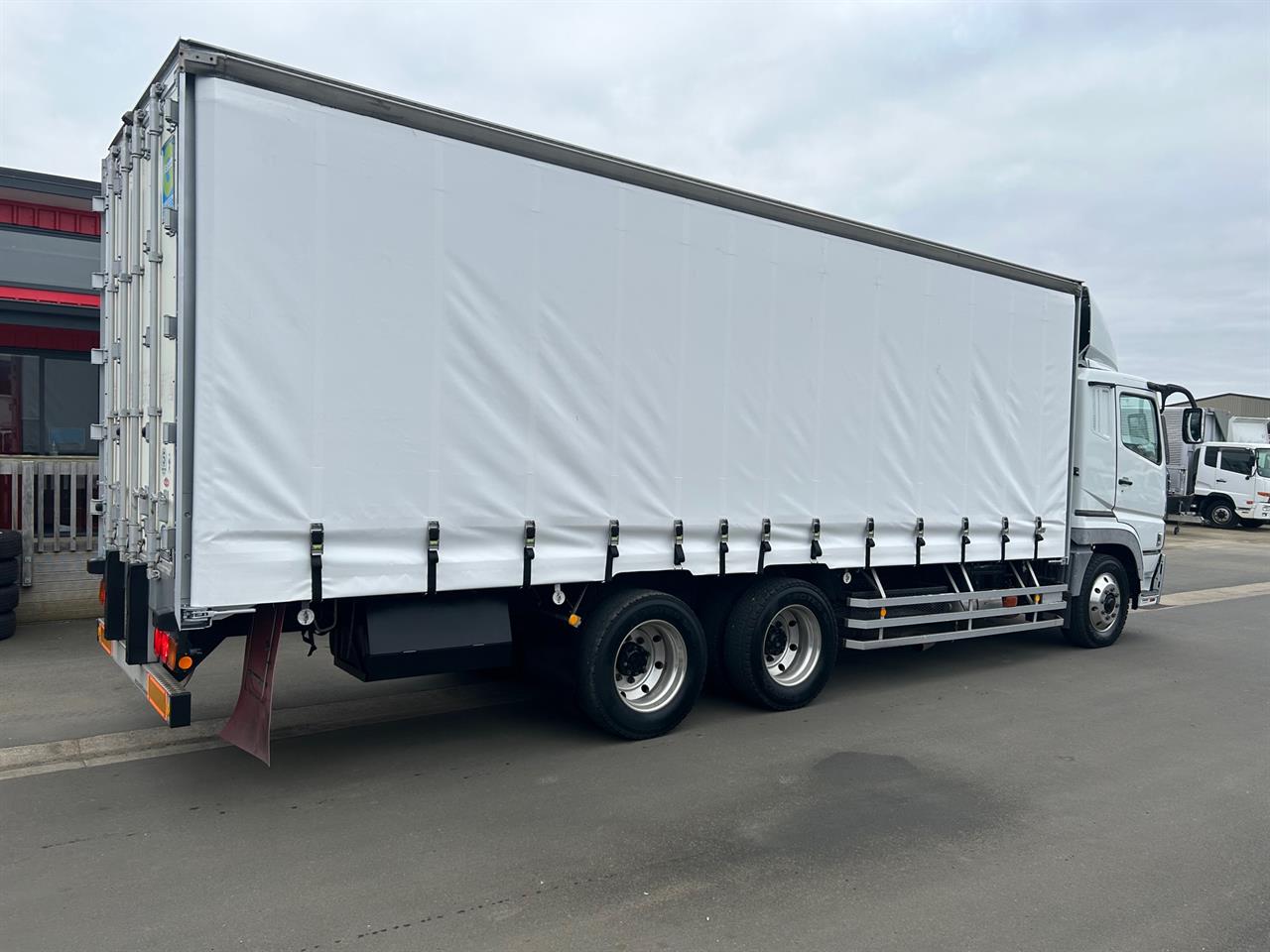 2009 Mitsubishi Fuso