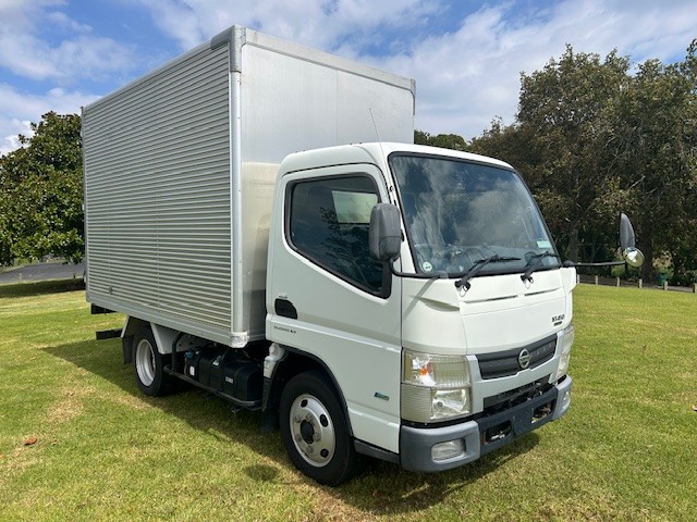 2016 Mitsubishi Canter