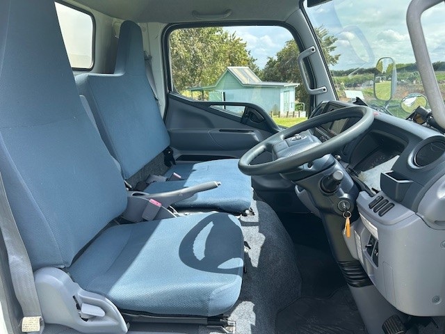 2016 Mitsubishi Canter