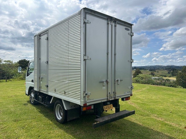 2016 Mitsubishi Canter