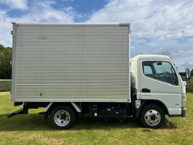 2016 Mitsubishi Canter