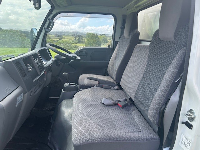 2018 Isuzu Elf