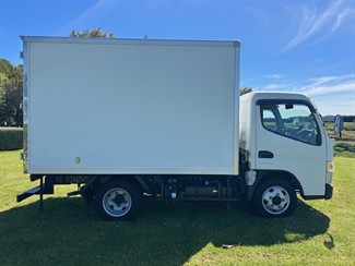 2020 Mitsubishi Canter - Thumbnail
