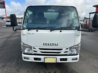 2017 Isuzu Elf - Thumbnail