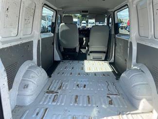 2012 Volkswagen Transporter - Thumbnail